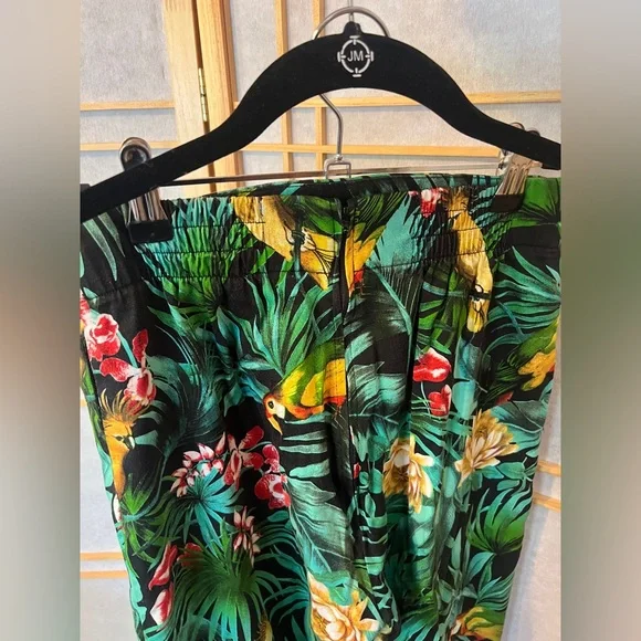Laura Byrnes Pinup Tropical Parrot Print Pants - Picture 6 of 8